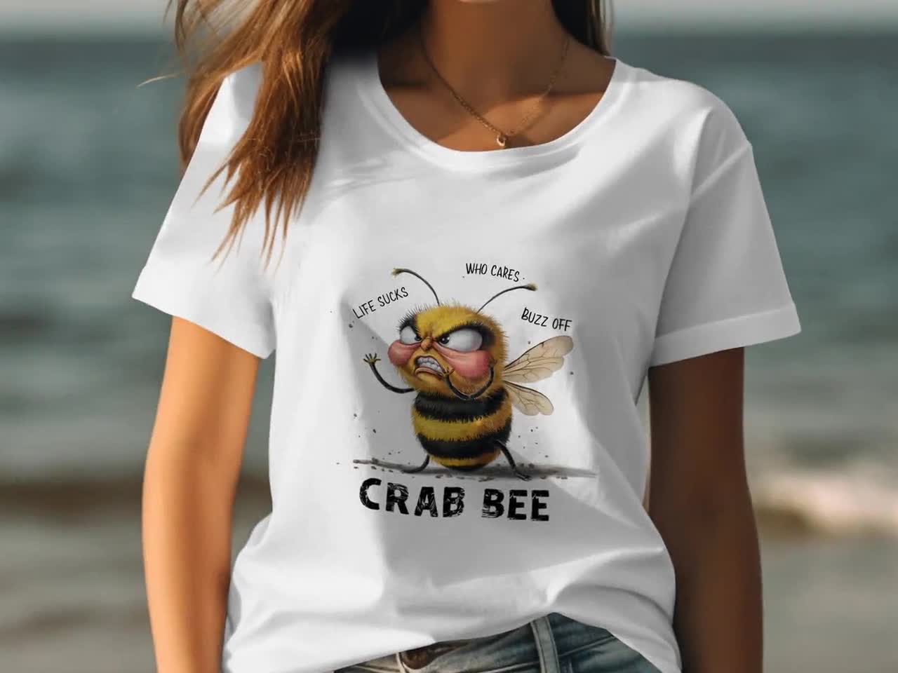 ハチです 女性用おもしろ蜂Tシャツ、カニ蜂レディフィットTシャツ、人生は最悪